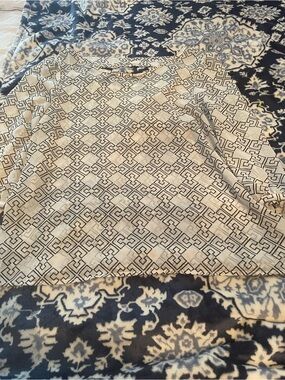 buttons Cream and Black Geometric Long-Sleeve Top